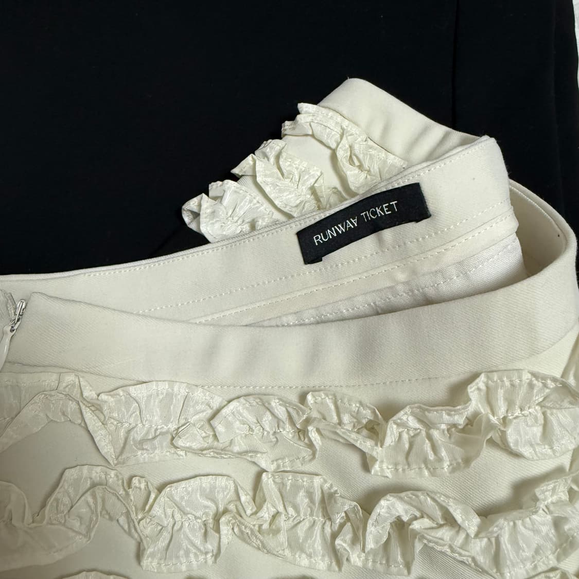 RUNWAY TICKET 런웨이티켓 레이스 플라워 팬츠 M 상품이미지4