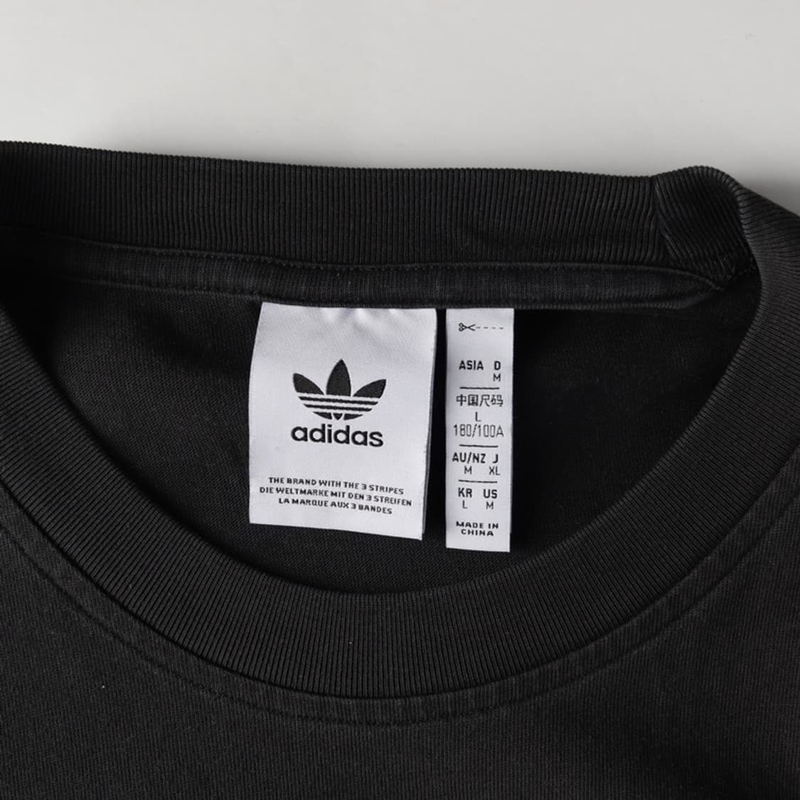 아디다스 록밴드 그래픽 프린팅 블랙 반팔티 L 상품이미지5