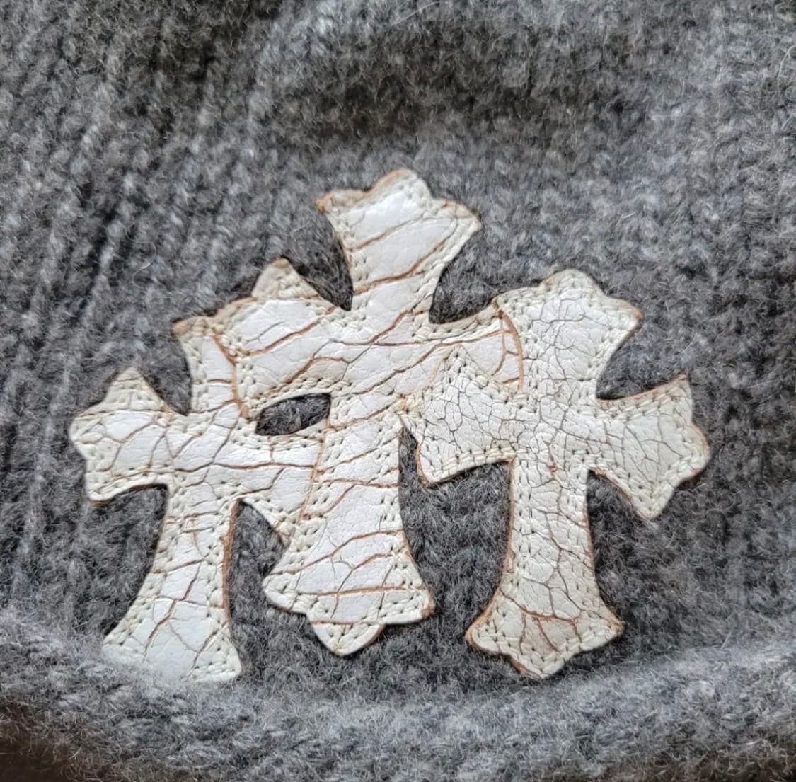 크롬하츠 크랙 화이트 크로스패치 캐시미어 비니 상품이미지2