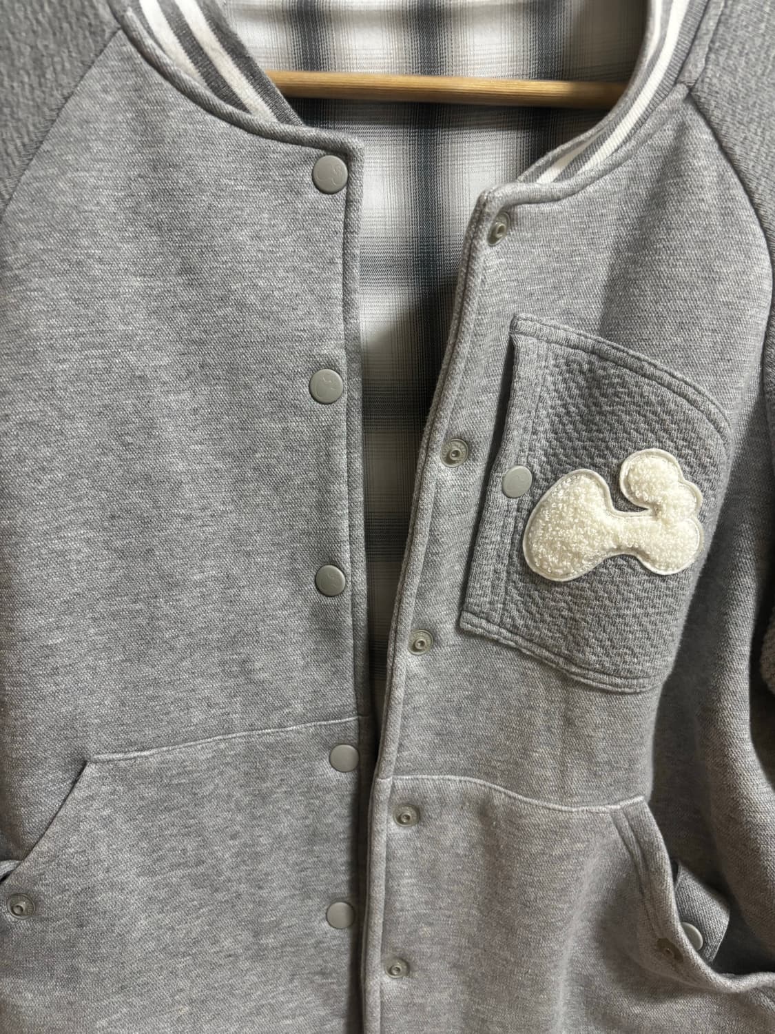 허그유어스킨 바시티 자켓 판매합니다 상품이미지3