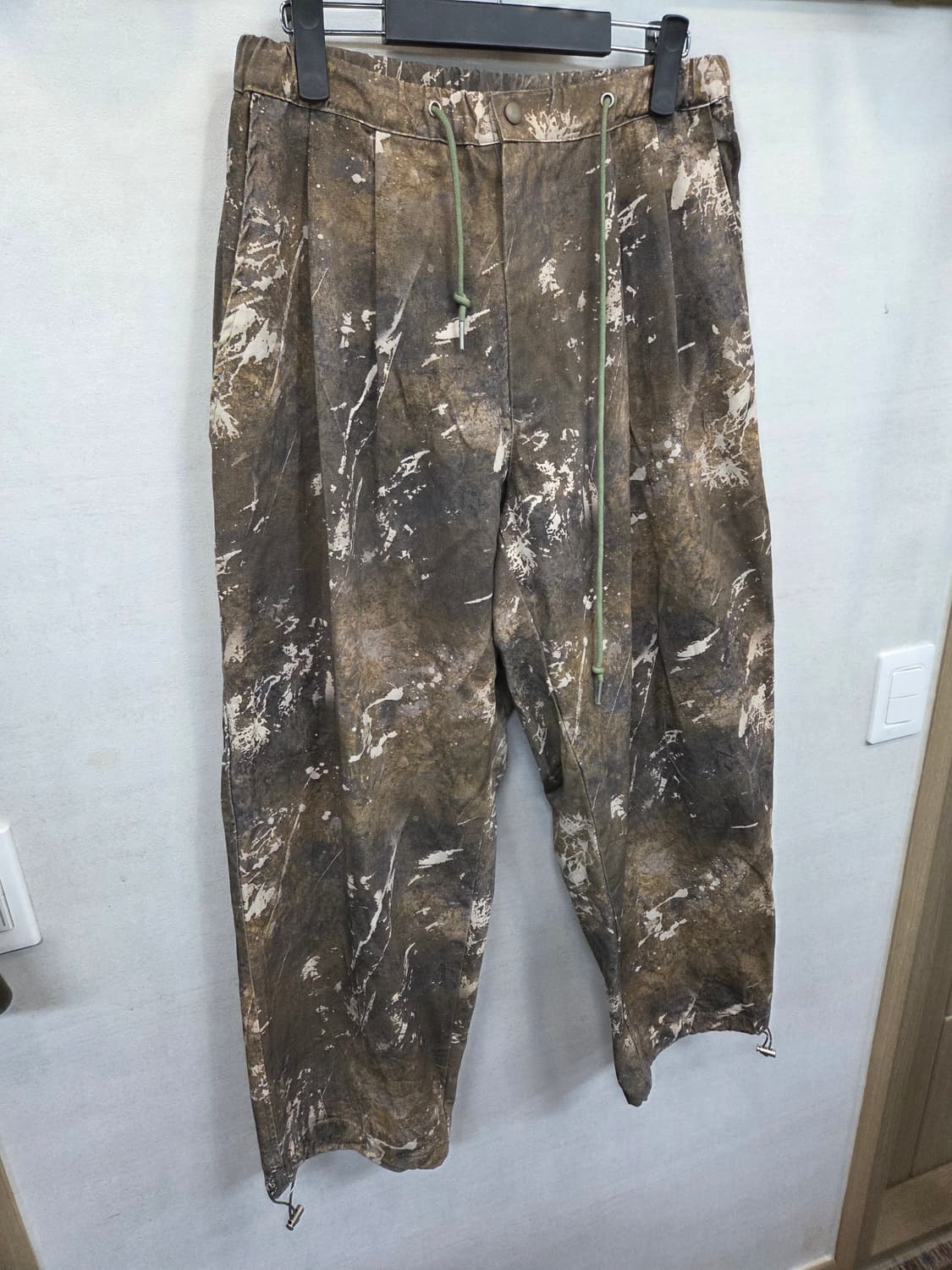 디자인 바이 영민 리얼트리 패턴 투턱 와이드 팬츠 L 상품이미지4