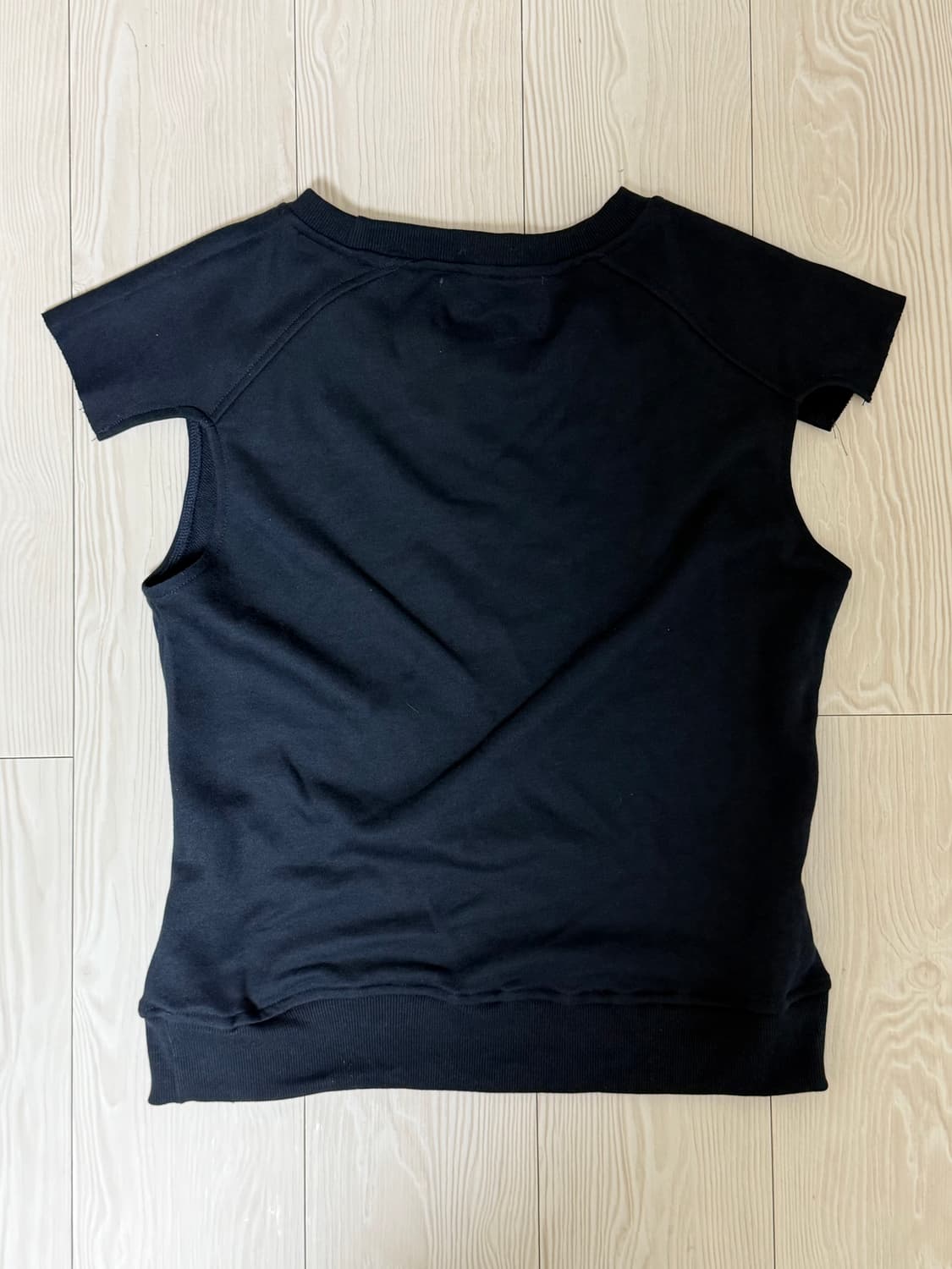 플리즈프로젝트 커팅 하프 스웨트 상품이미지3