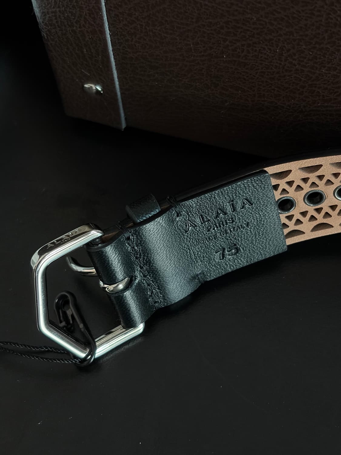[새제품/풀세트] 알라이아 소가죽 펀칭 벨트 75 (정가 165만) 🖤 상품이미지10