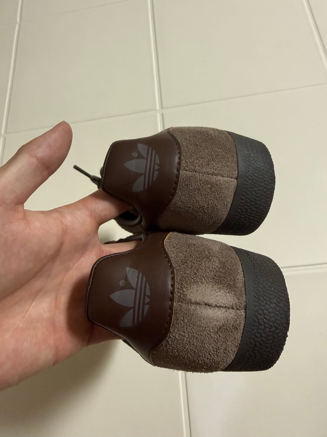 아디다스 가젤 어스 스트라타 브라운 검 상품이미지2