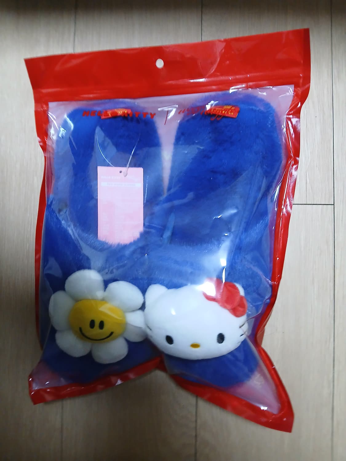 헬로키티 위글위글 퍼 슬리퍼 팝니다 상품이미지1