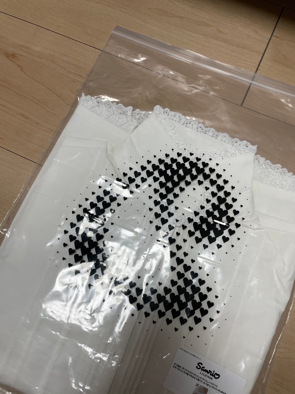 SUU 산리오 포챠코 핀턱 셔츠 화이트  상품이미지3