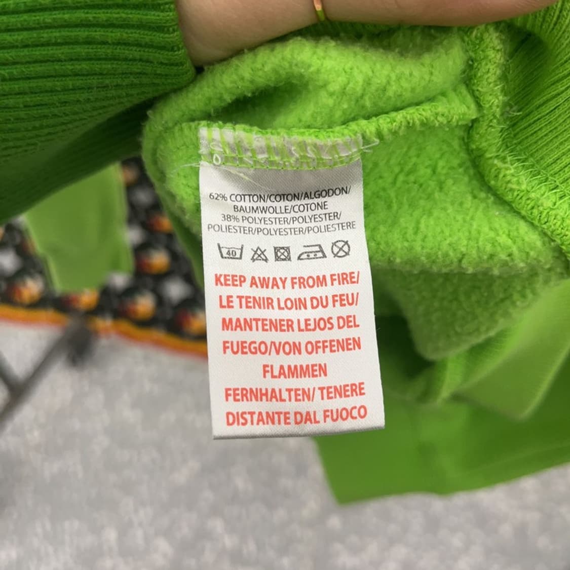 엄브로 올드스쿨 키치 프린팅 네온그린 약기모 맨투맨 95 C07792 상품이미지6