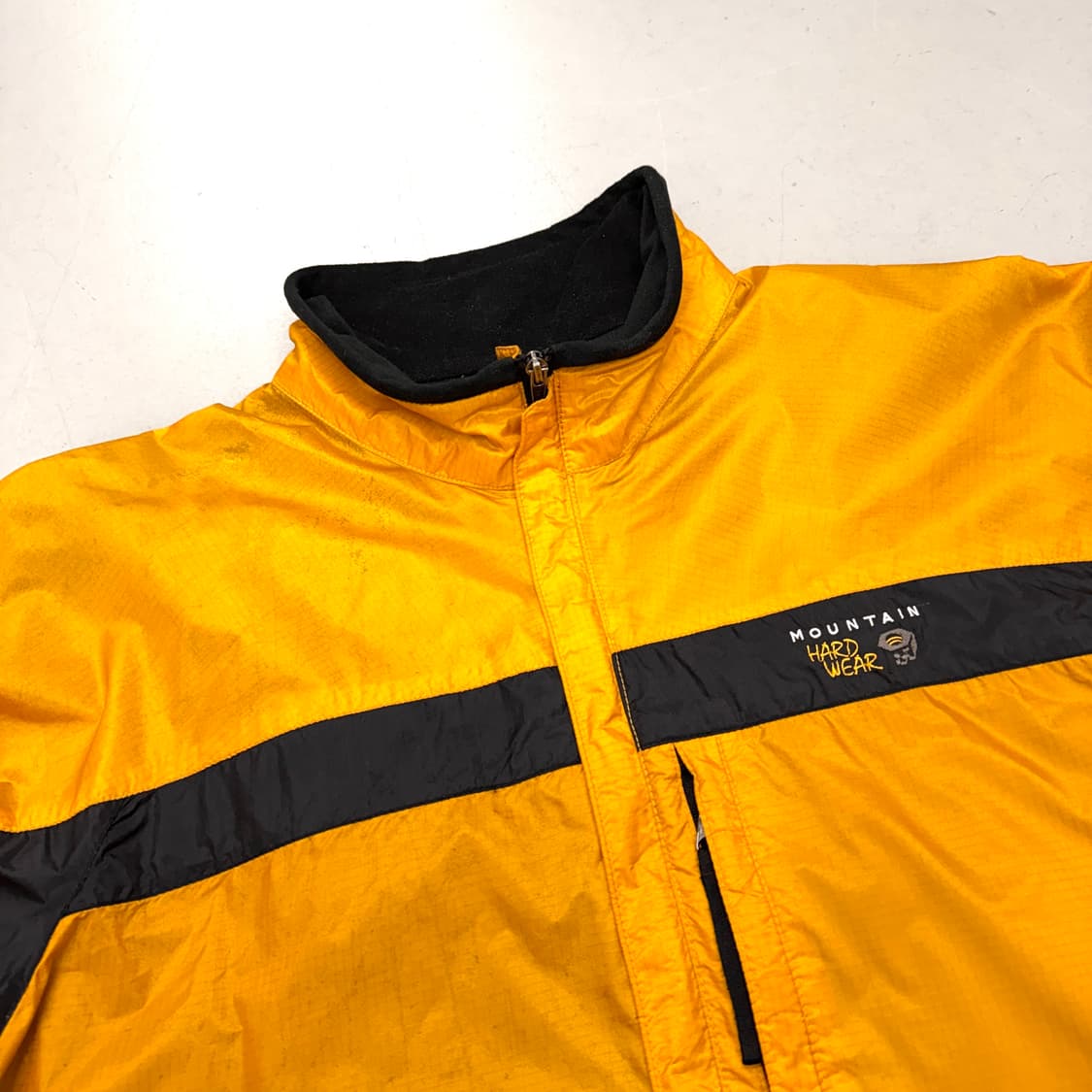마운틴하드웨어 나일론 바람막이 자켓 옐로우 상품이미지3