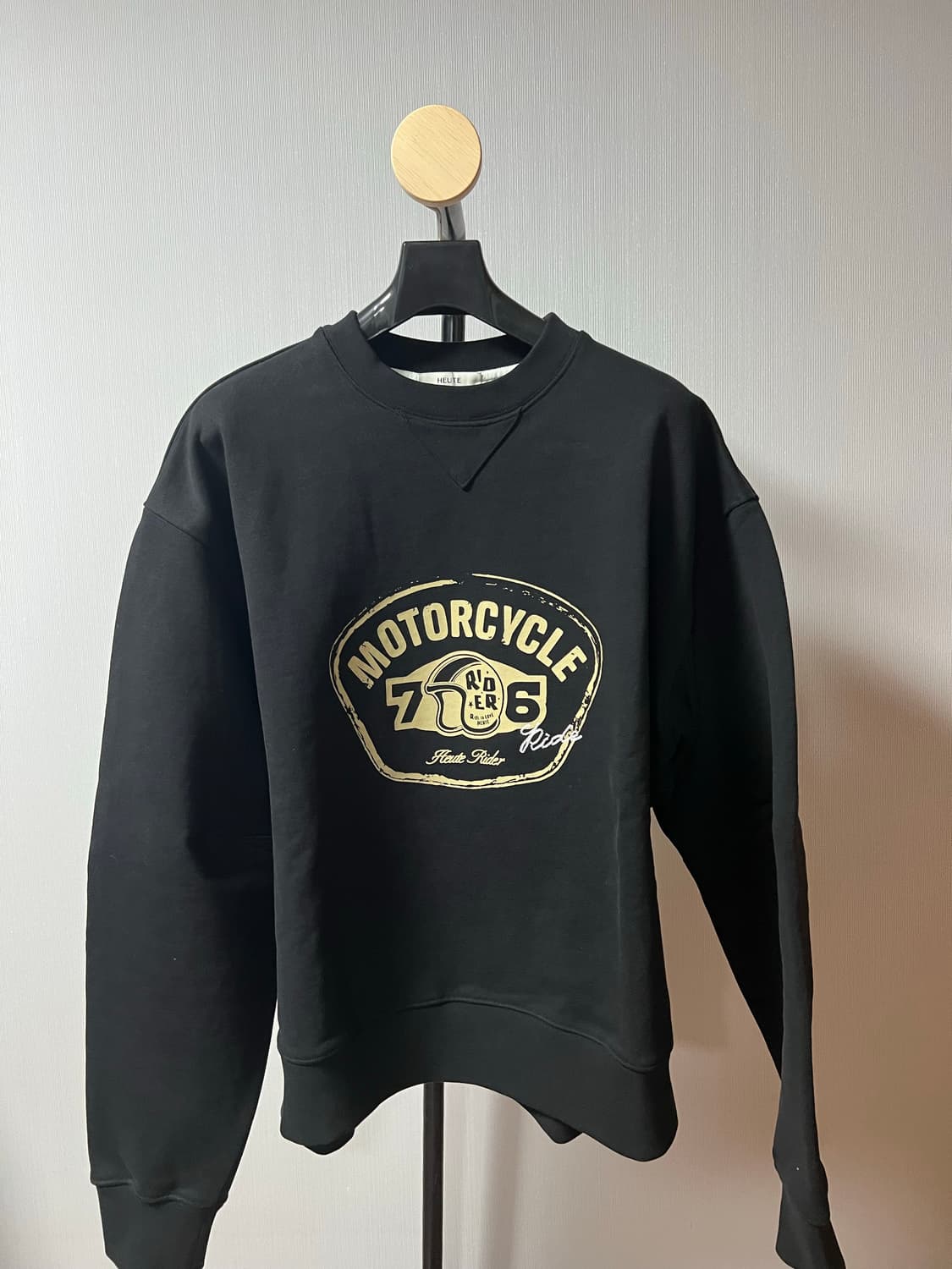 호이테 블랙 프린팅 맨투맨 판매 상품이미지3