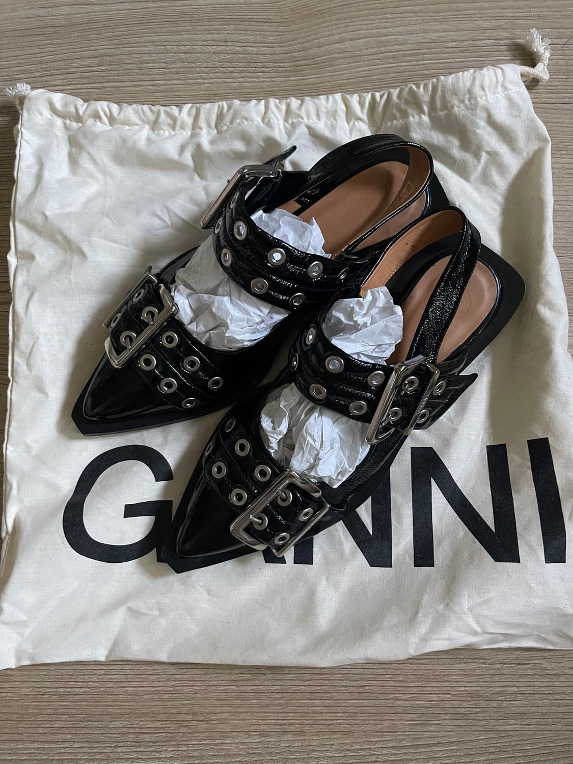 ganni 가니 와이드 버클 슬링백 37size 상품이미지1