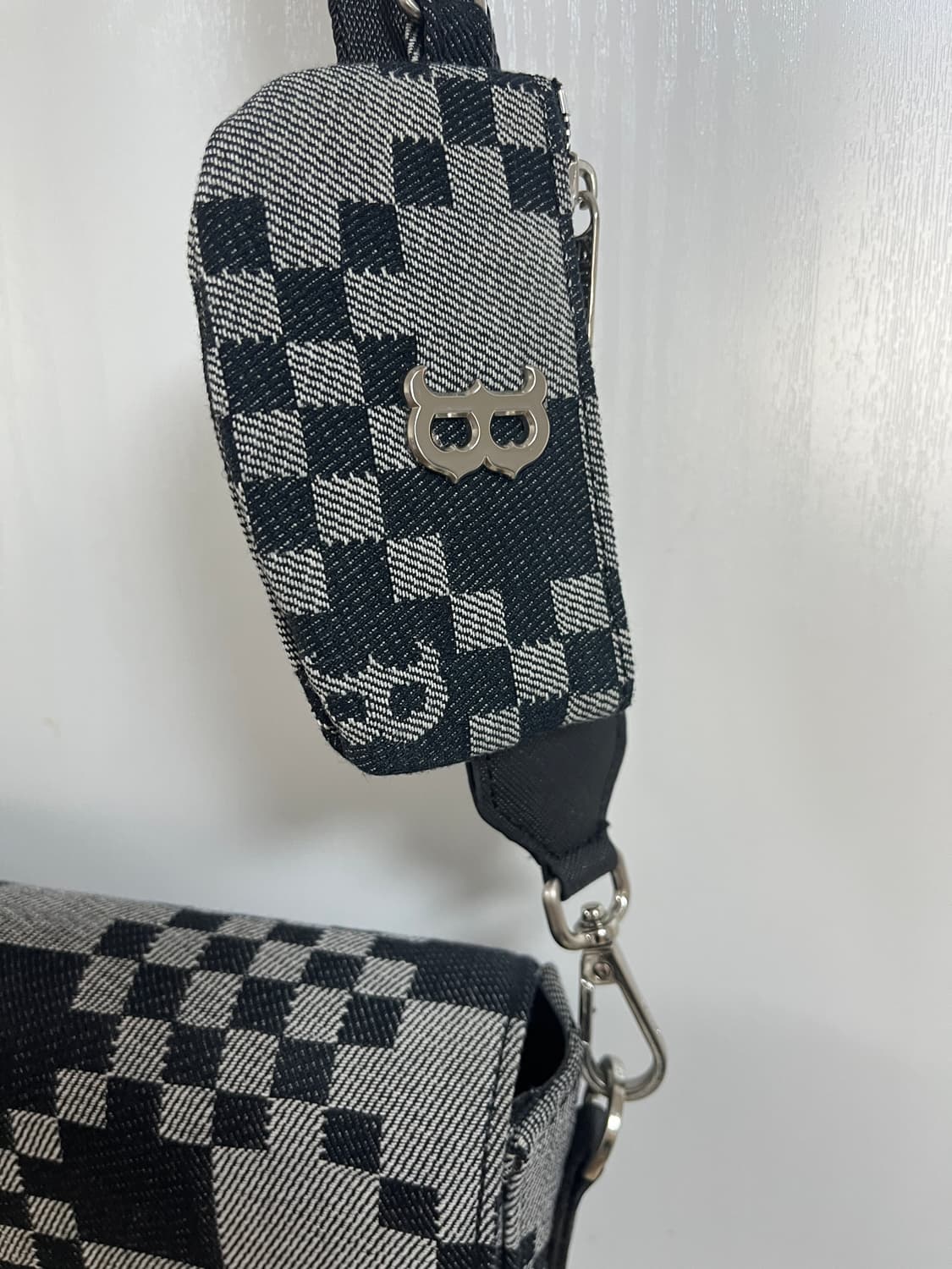 MLB 체커보드 자카드 크로스백 (1~2회착용) 상품이미지8