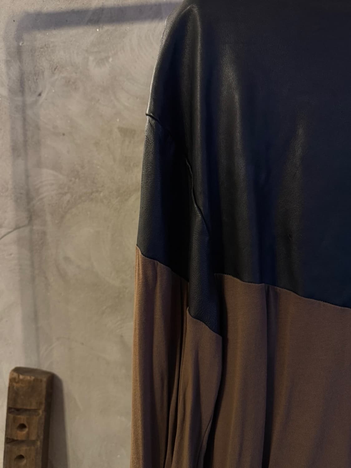 닐바렛 레더 맨투맨 남성100 상품이미지5