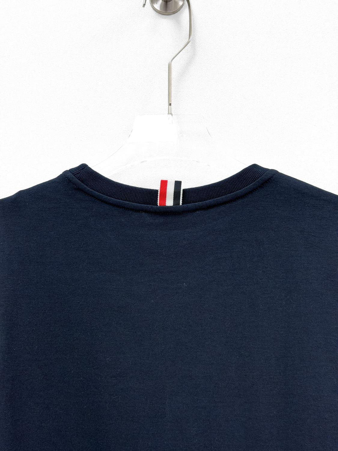 톰브라운 클래식 코튼 쇼트 슬리브 티셔츠 네이비 상품이미지3