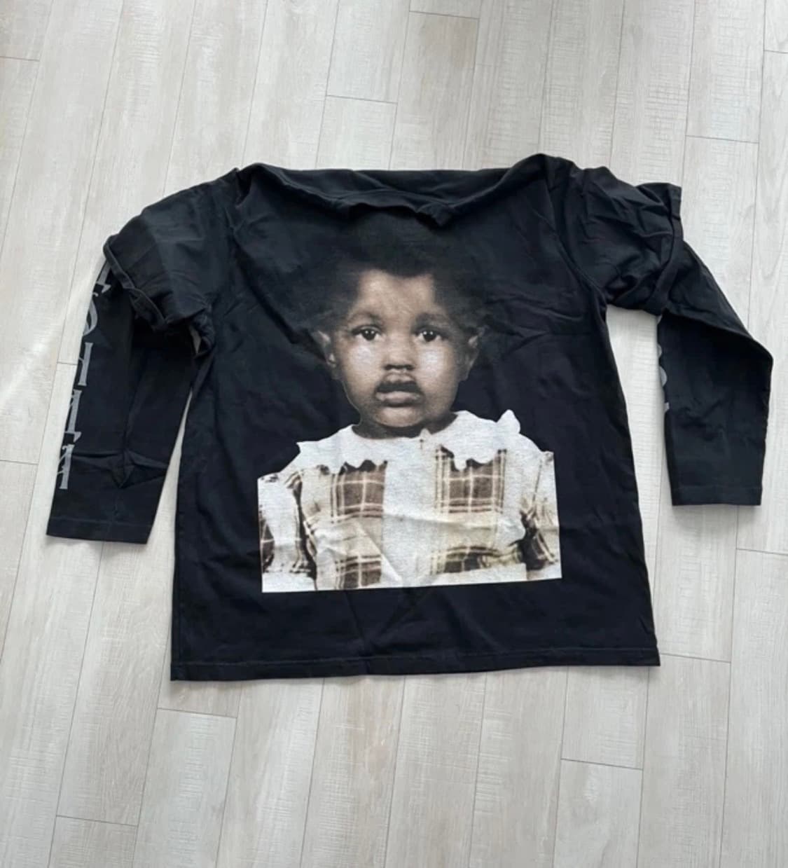 이지 돈다 티셔츠 LARGE 상품이미지1