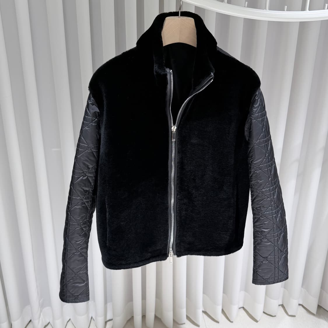 50 / 디올 까나쥬 블랙 시어링 패딩 자켓 상품이미지3