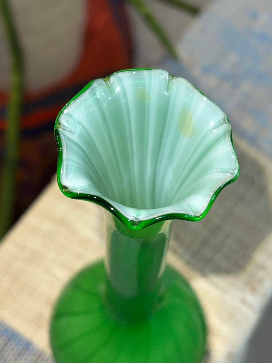 70s Czech Green Cased Art Glass Bud Vase 상품이미지9