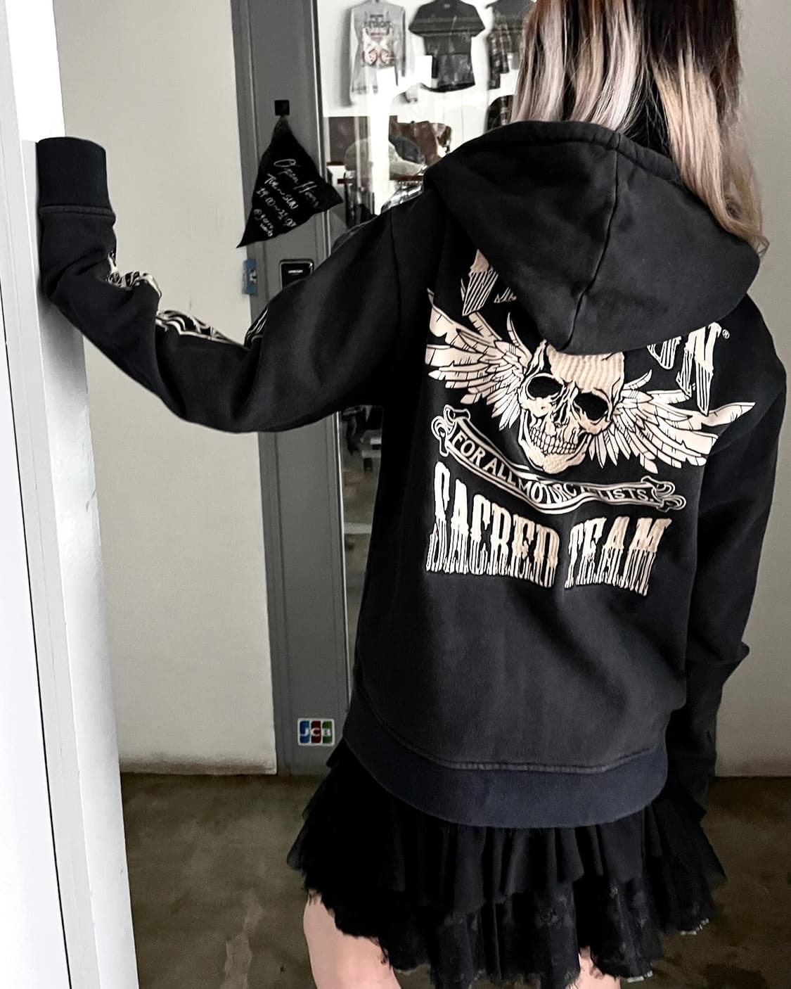 밴슨 백 아트워크 디테일 오버핏 후드집업 상품이미지2