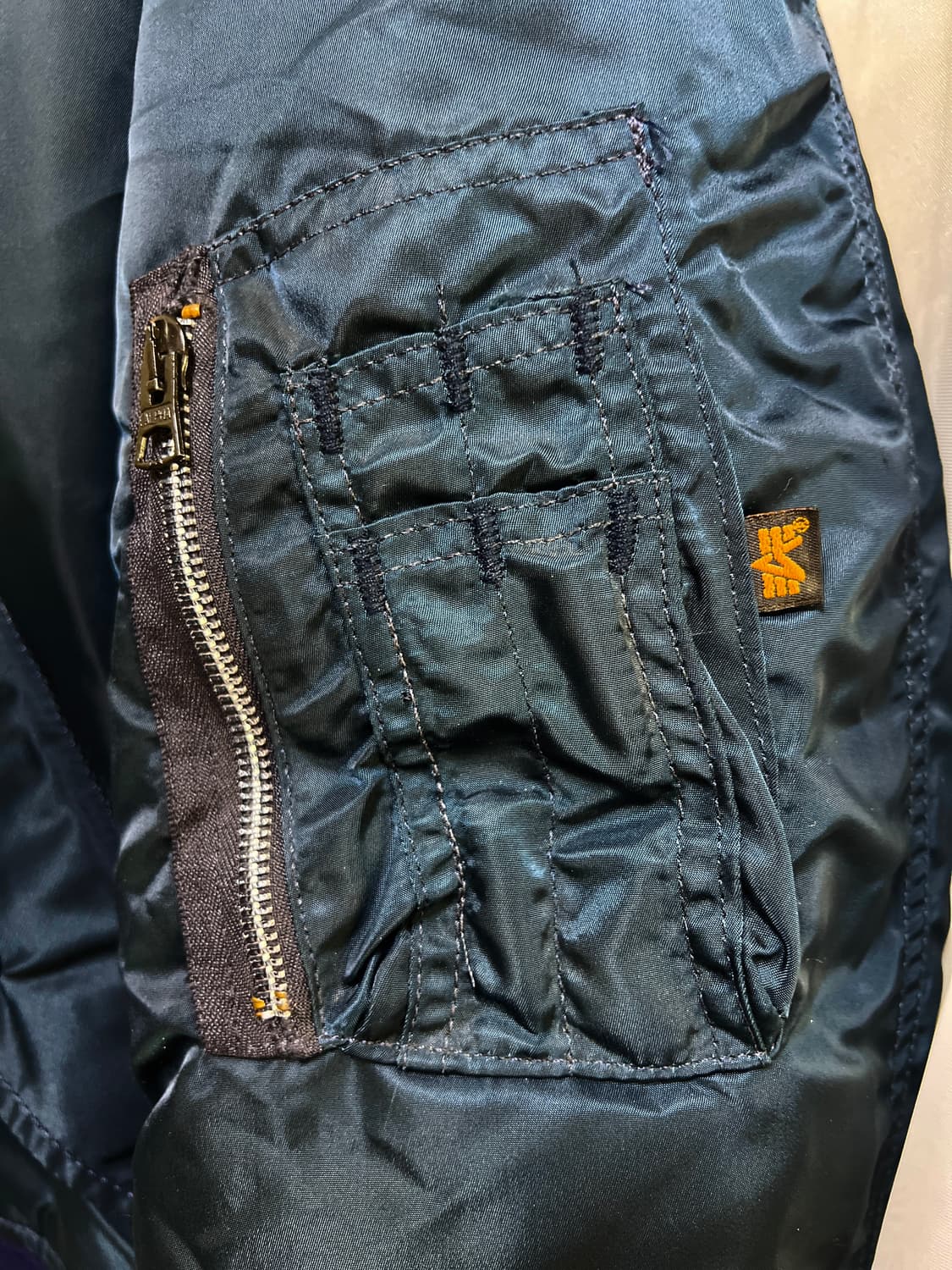 [USA] 알파 인더스트리 MA-1 항공점퍼 (L / navy) 상품이미지6