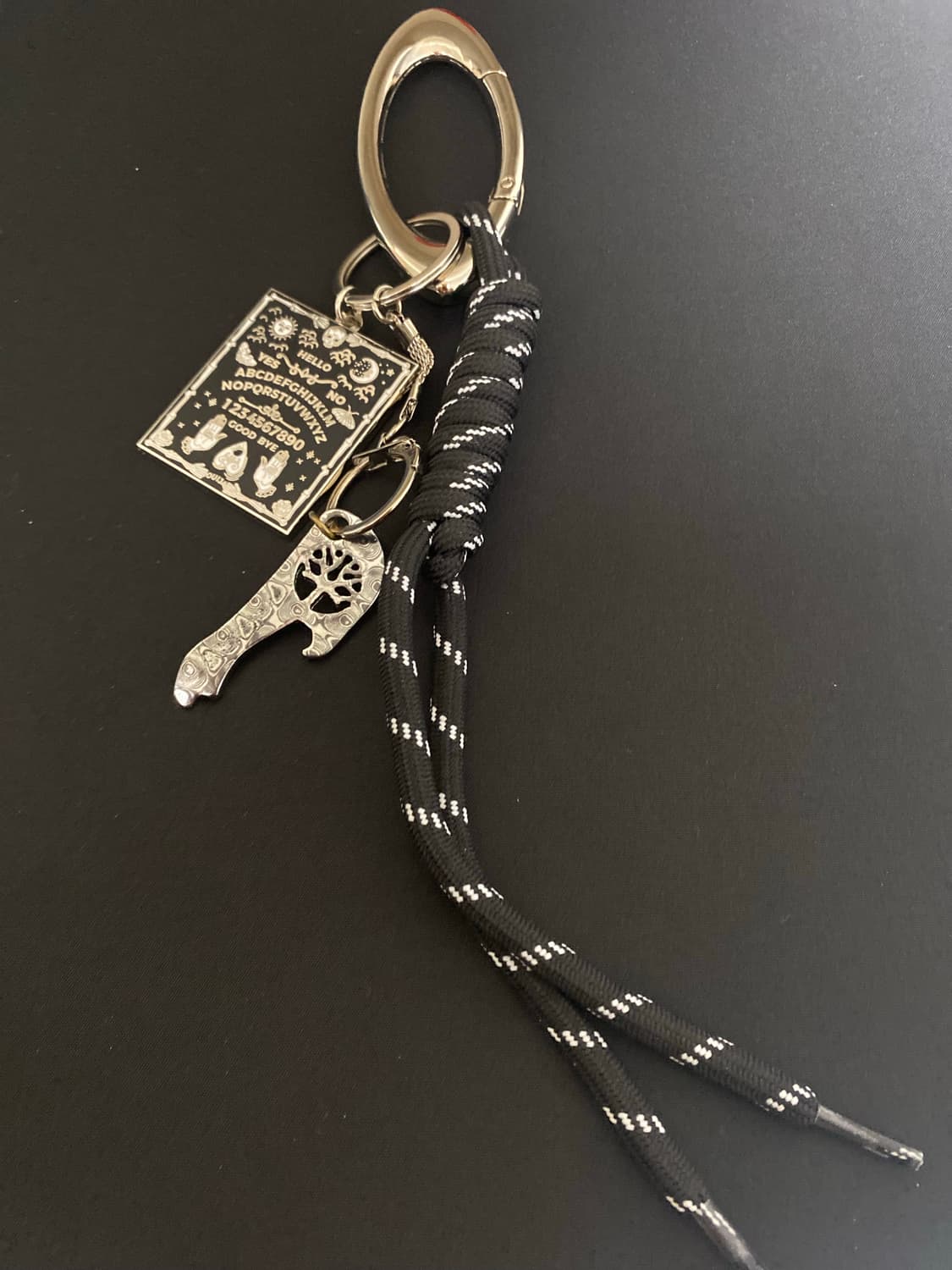 블랙 메탈 팬던트 키체인 상품이미지1