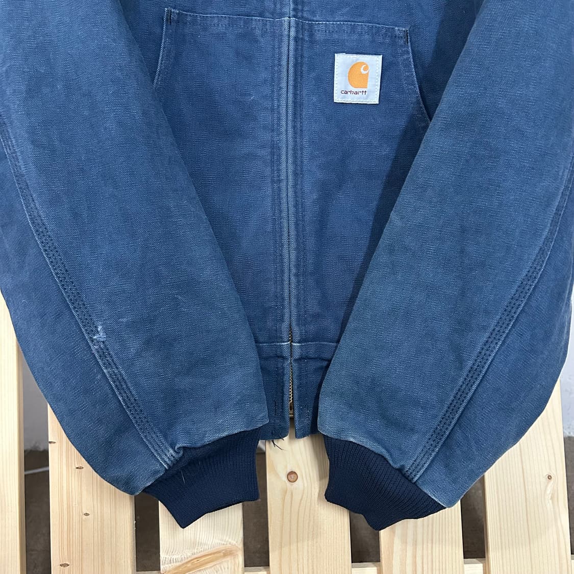 (M) 칼하트 J03NVY 데님 액티브 자켓  상품이미지4