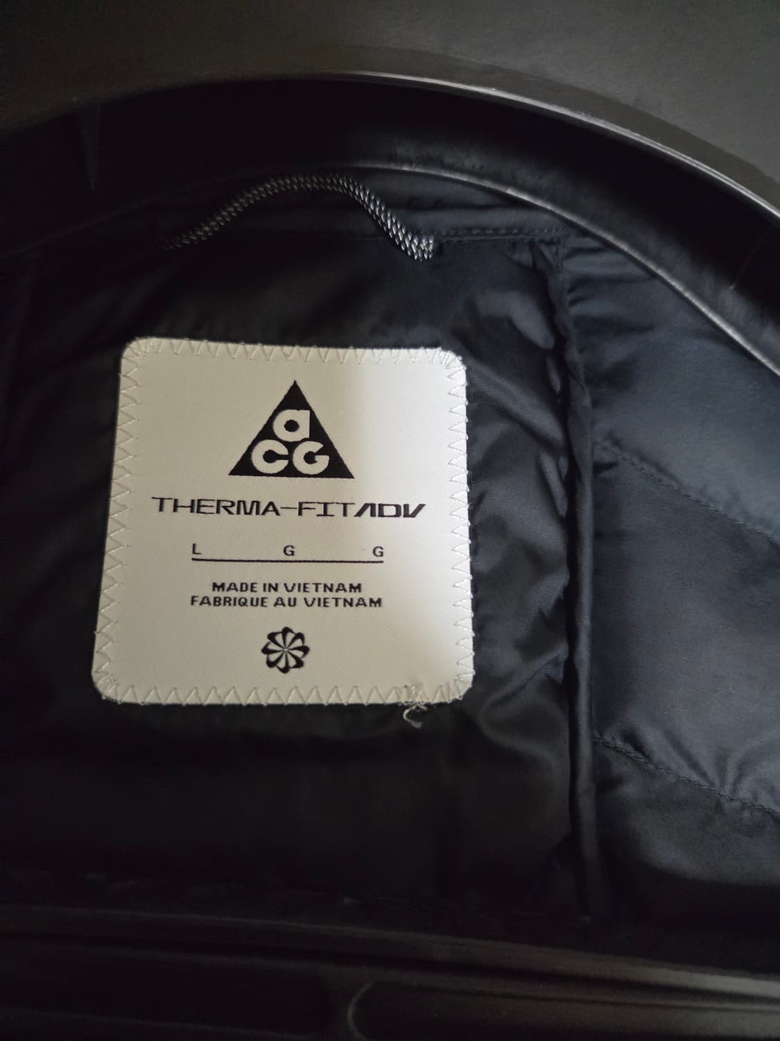 나이키 acg 라바플로우 써마핏 경량패딩 팝니다L사이즈 상품이미지5