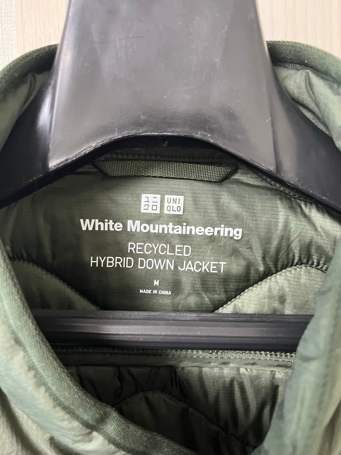 유니클로 화이트마운티어링 리사이클 다운 상품이미지3