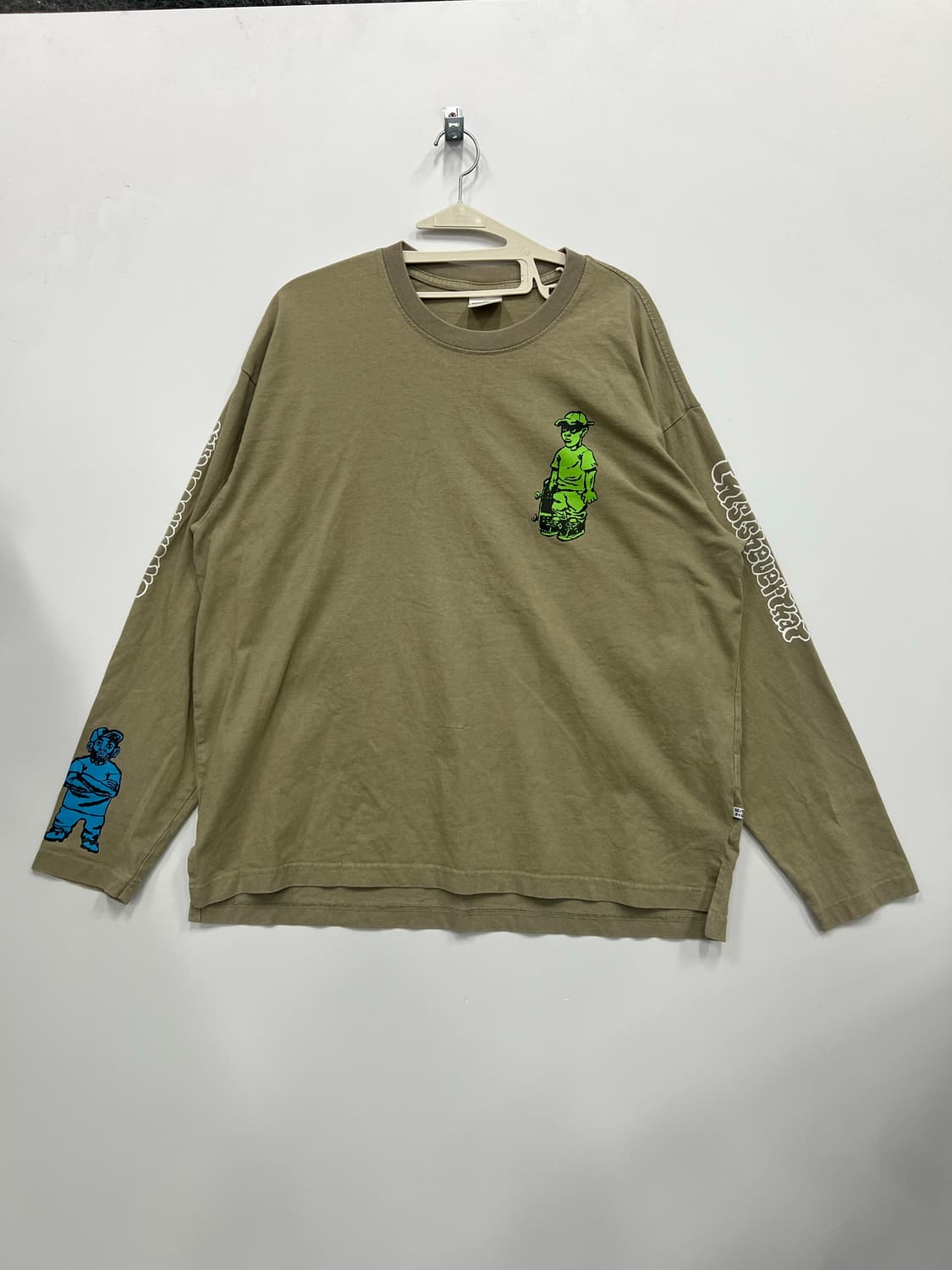 thisisneverthat 카키색 맨투맨  상품이미지1