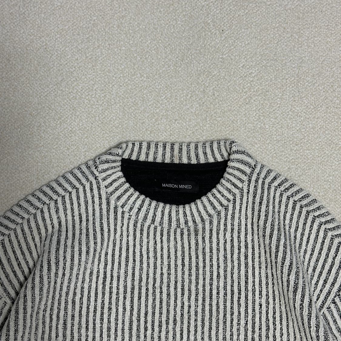 메종미네드 사이드 버튼 부클 니트 상품이미지5