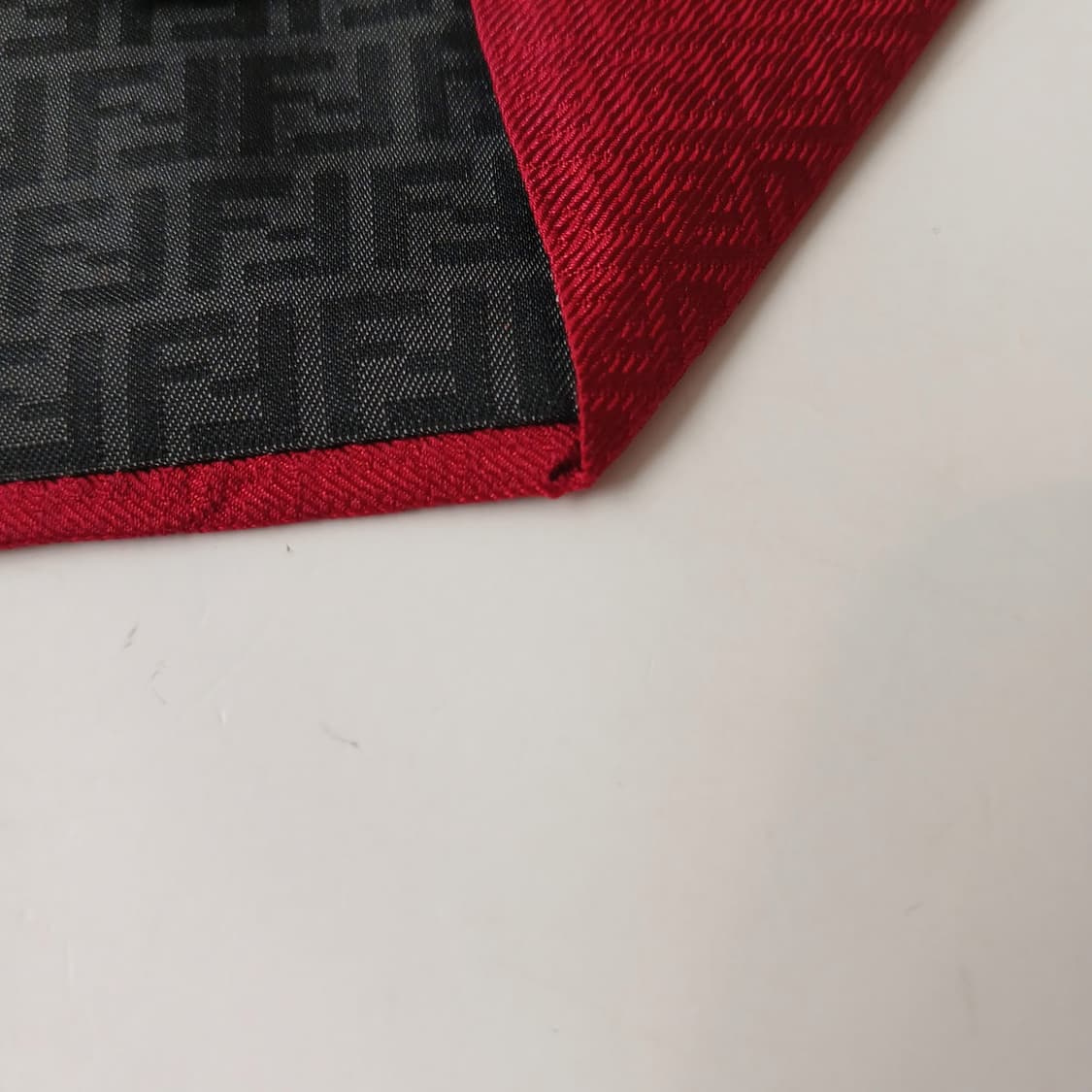 FENDI 펜디 실크 레드 로고 패턴 넥타이 8.3cm A등급 E746
 상품이미지9