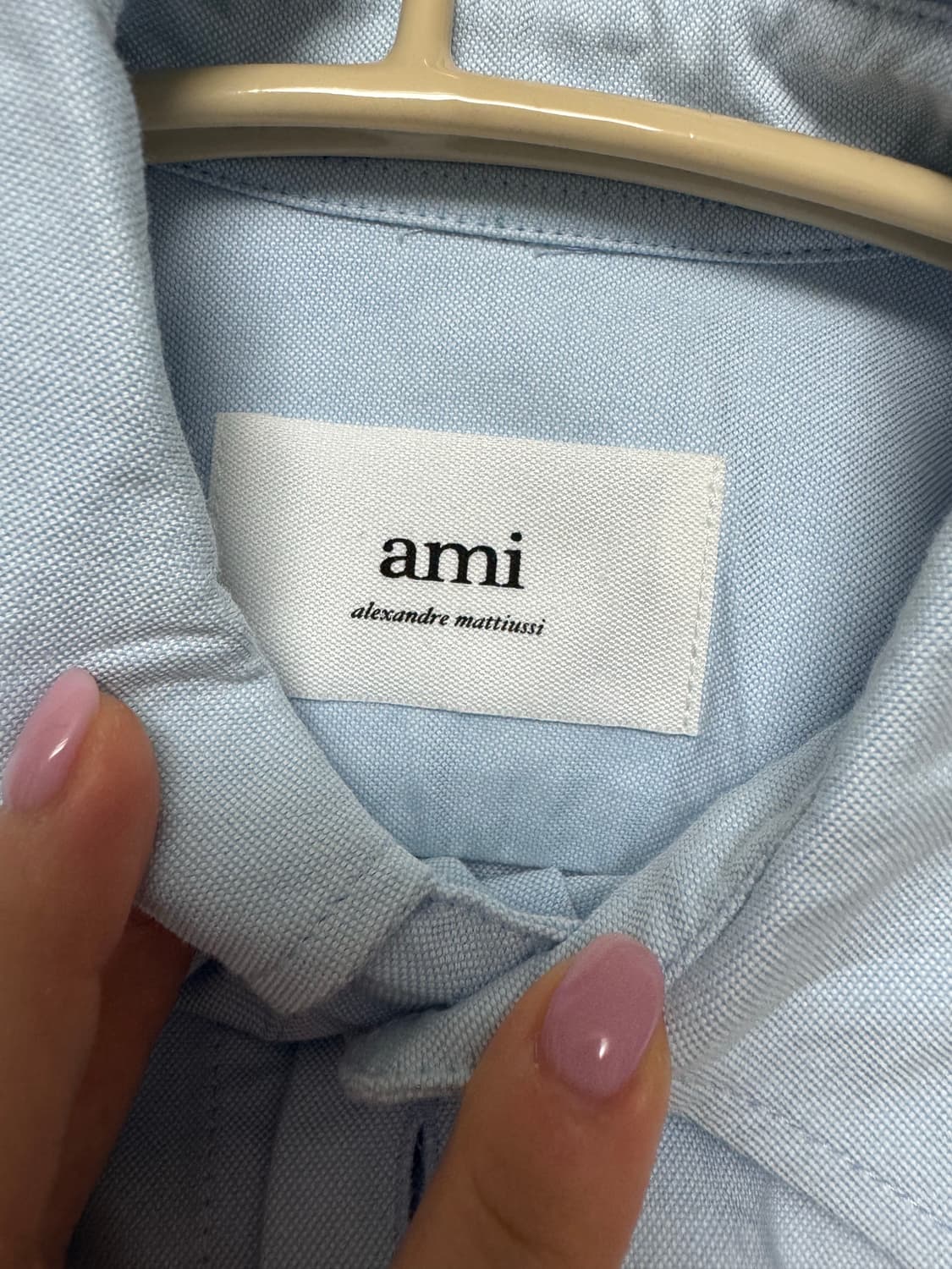 AMI 아미 스몰 하트 로고 옥스포드 버튼 다운 셔츠 - 스카이블루 상품이미지3