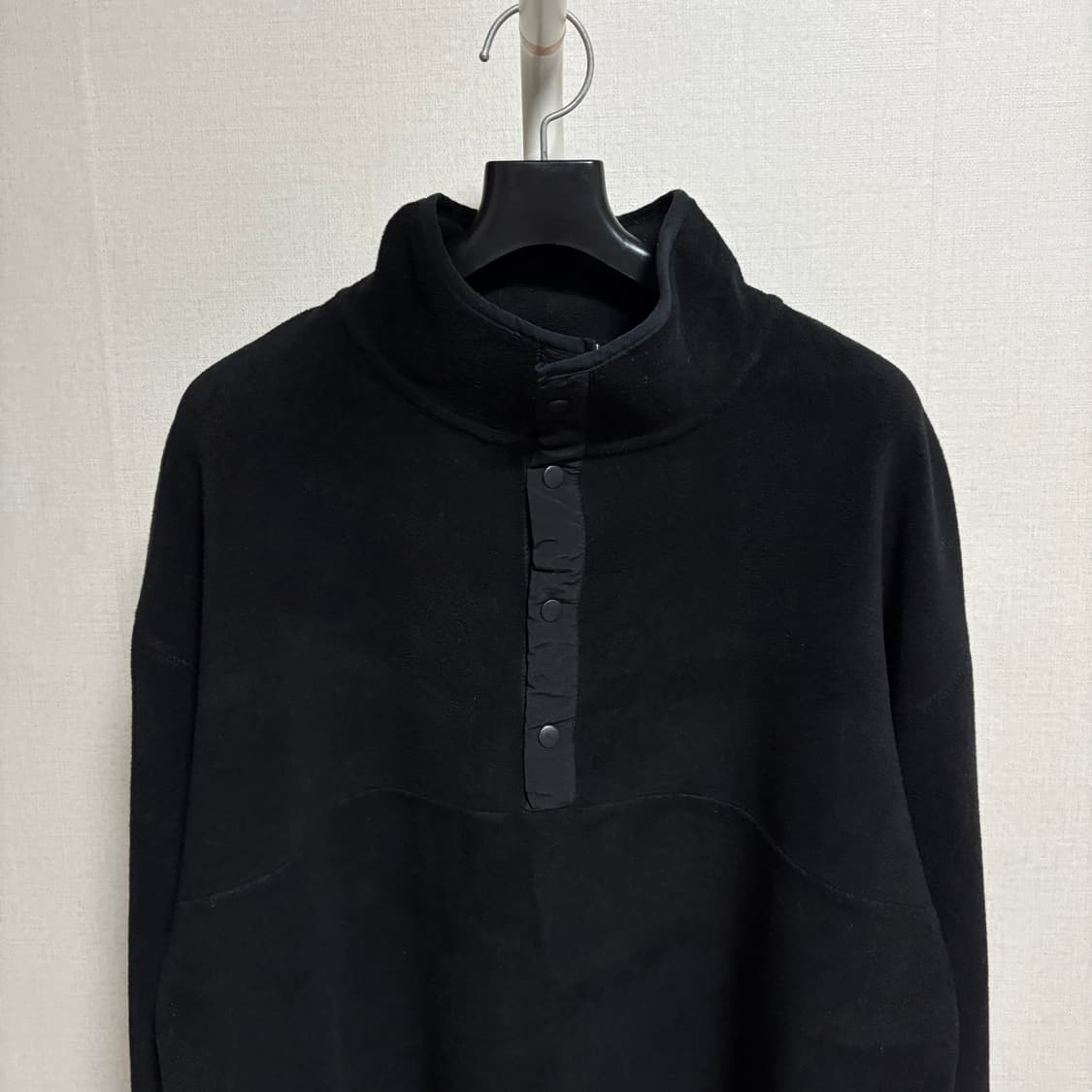 지유 반오픈 스냅 풀오버 플리스 / 블랙, XL 상품이미지2