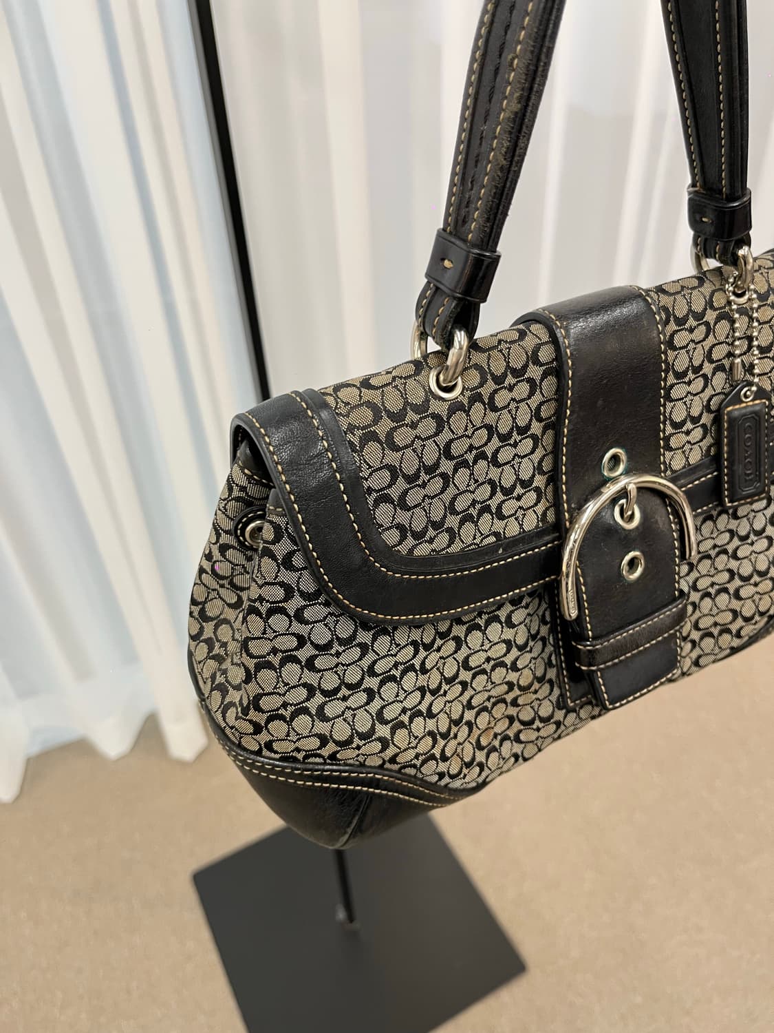 Coach Black Basic Shoulder Bag 상품이미지4
