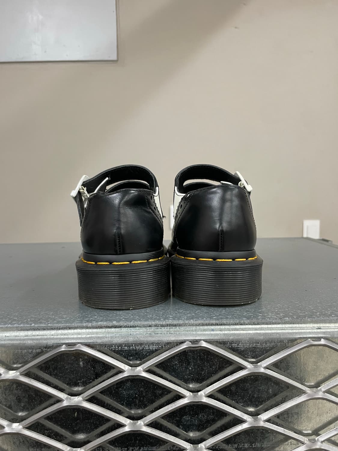 닥터마틴 아데나 2 블랙 앤 화이트 UK4 상품이미지3