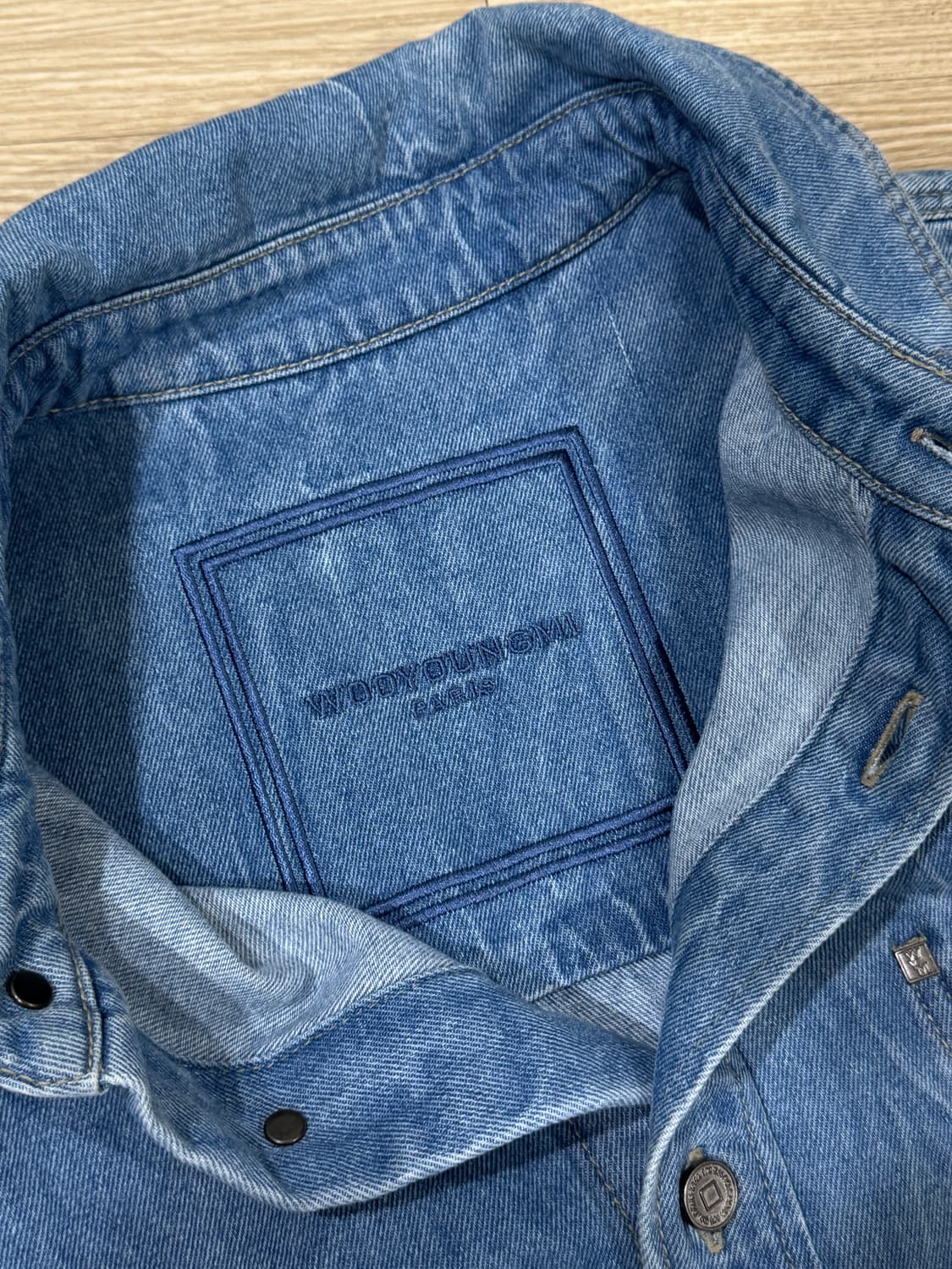 [50] 우영미 22FW 블루 워싱 데님 셔츠 자켓 상품이미지2