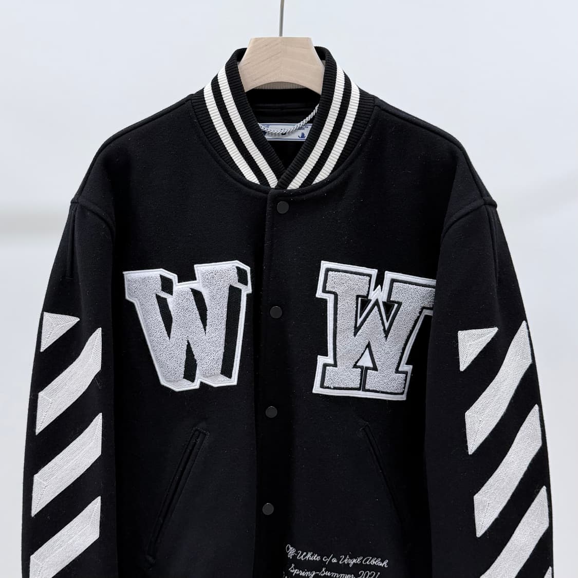 [S급/2XL] 오프화이트 바시티 봄버 자켓 블랙 상품이미지3