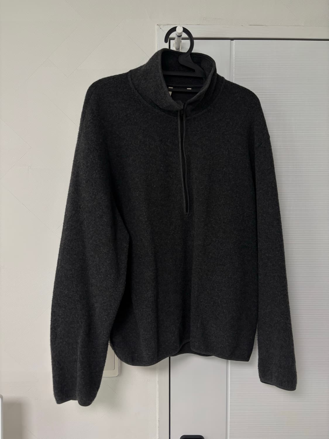 (L) 선플라워 울 저지 하프 집업 차콜 상품이미지1