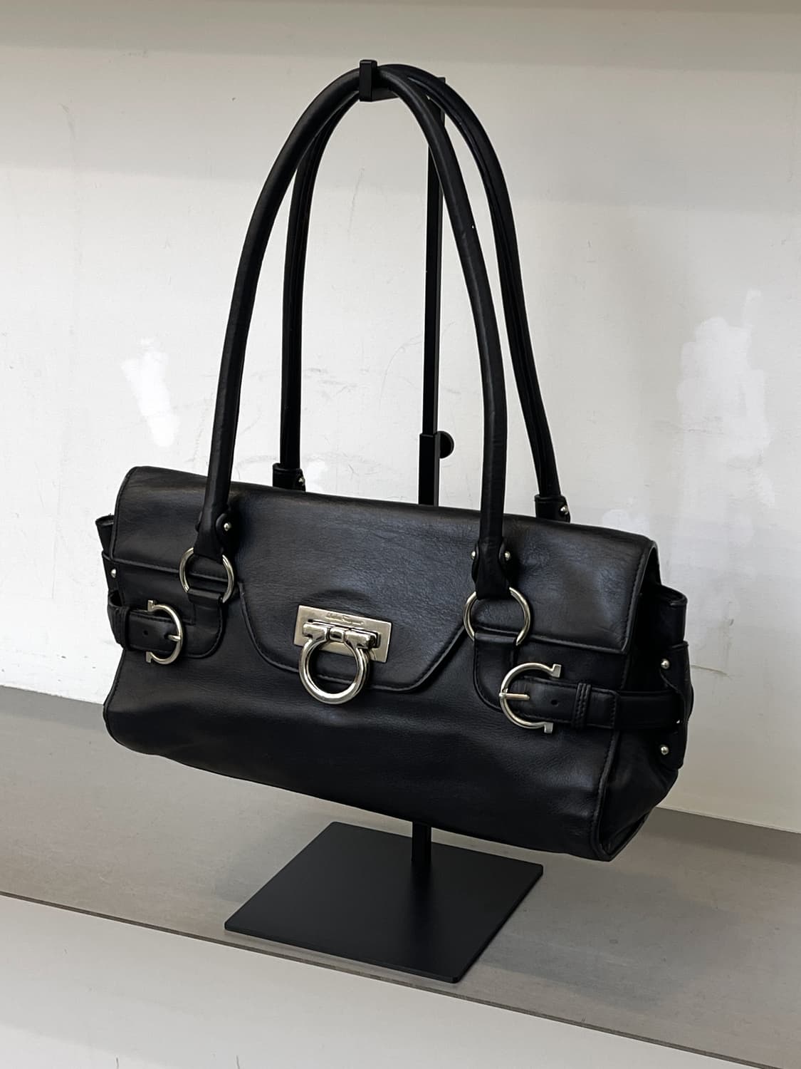 살바토레 페라가모 간치니 바게트 백 상품이미지1