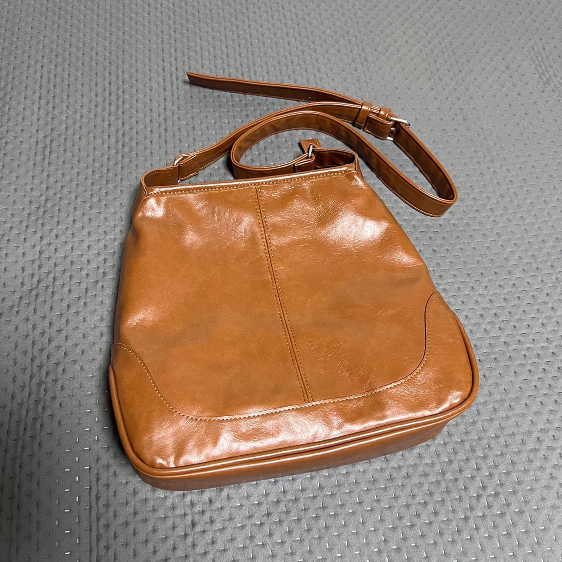 밀로 아카이브 쉘 레더 데이백 (브라운) 상품이미지3