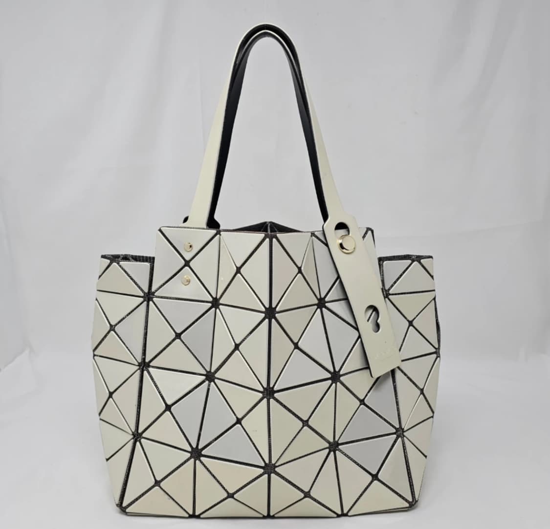 바오바오 이세이 미야케 캐럿 라지 토트백 상품이미지2