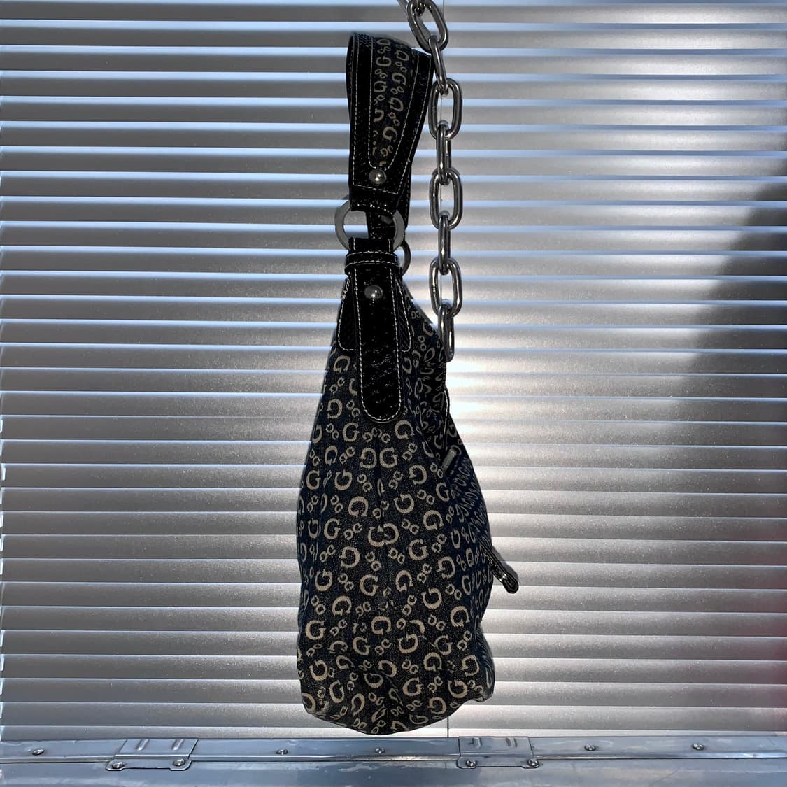 00s 게스 데님 & 블랙 버클 가방 상품이미지3