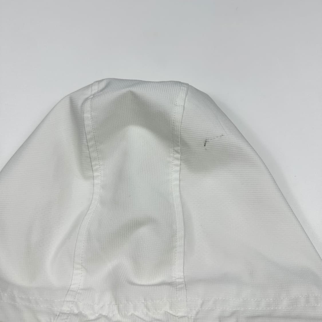 언더아머 풀오버 화이트 바람막이 자켓 (XL) 상품이미지5