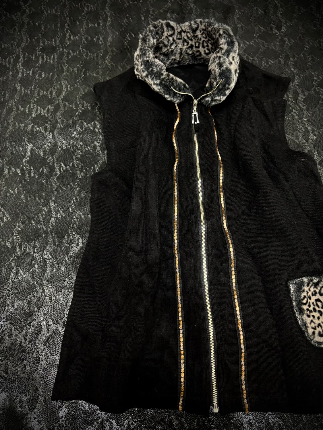 “Vintage” Leopard Detail Black Vest Zip  상품이미지6