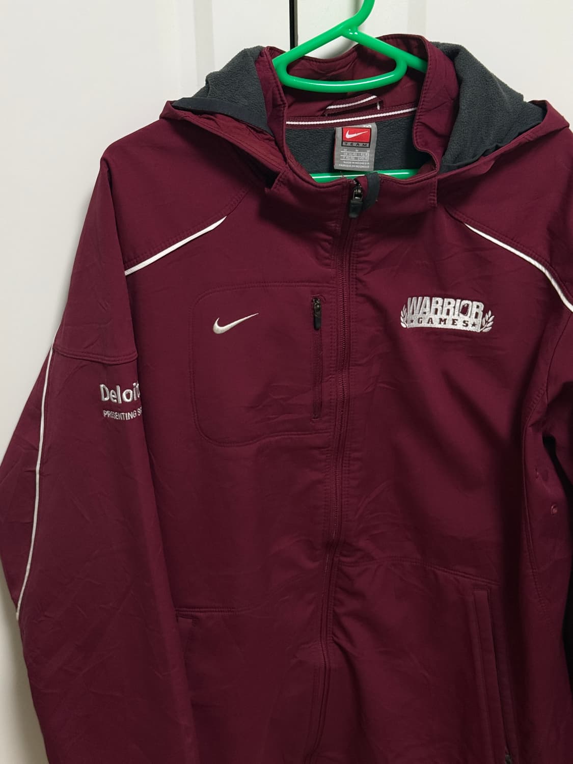 나이키 와인 색상 바람막이 상품이미지1