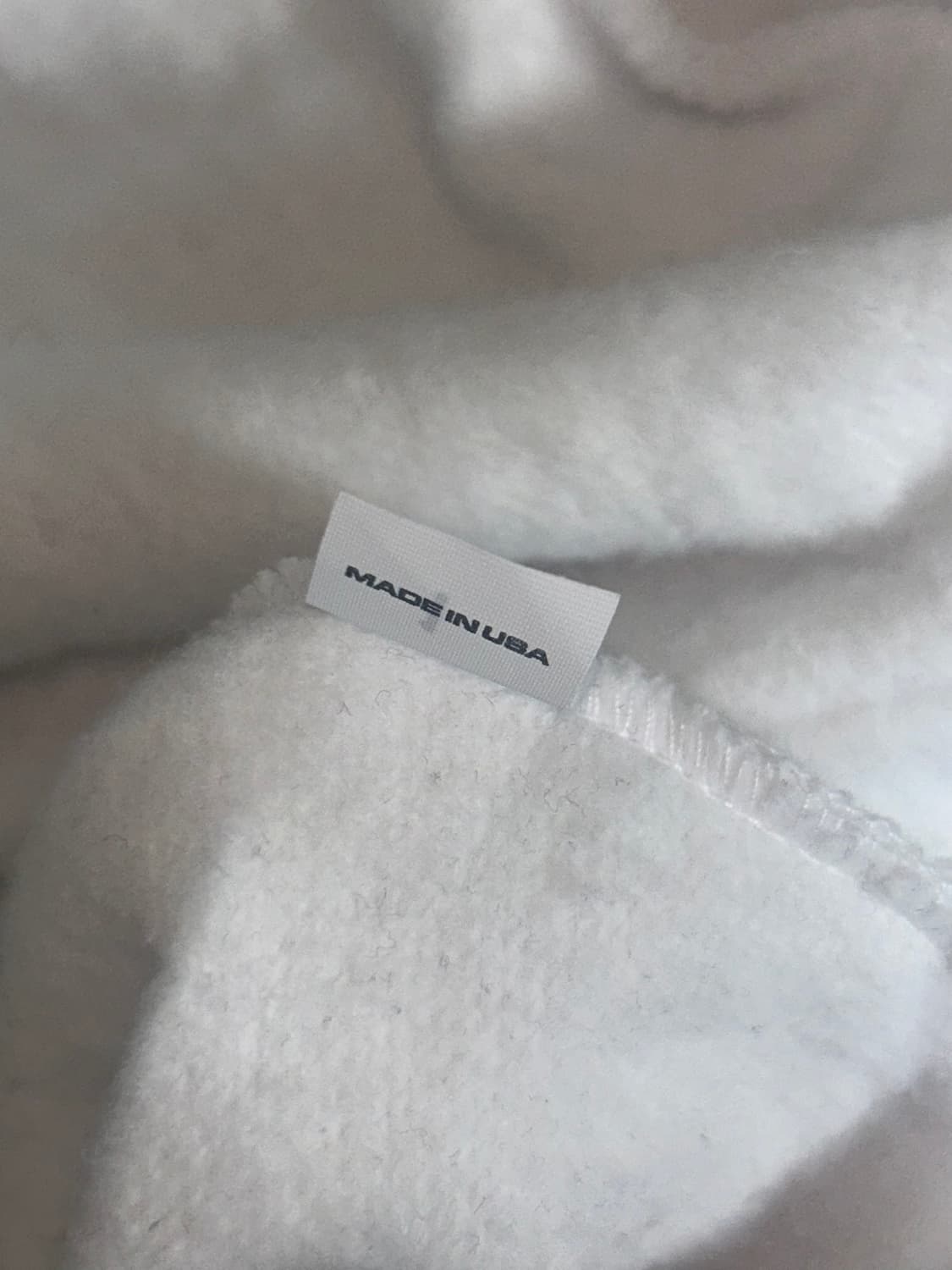 이지 고샤 루브친스키 트리뷴 헤럴드 후드티 상품이미지3