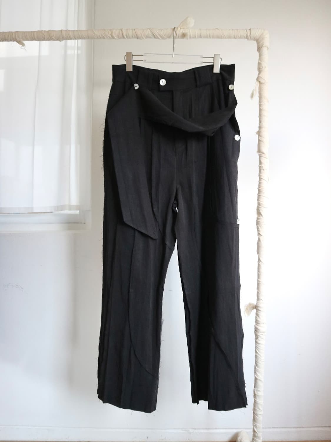 [ae nr mous] Vacillate Pants 상품이미지1
