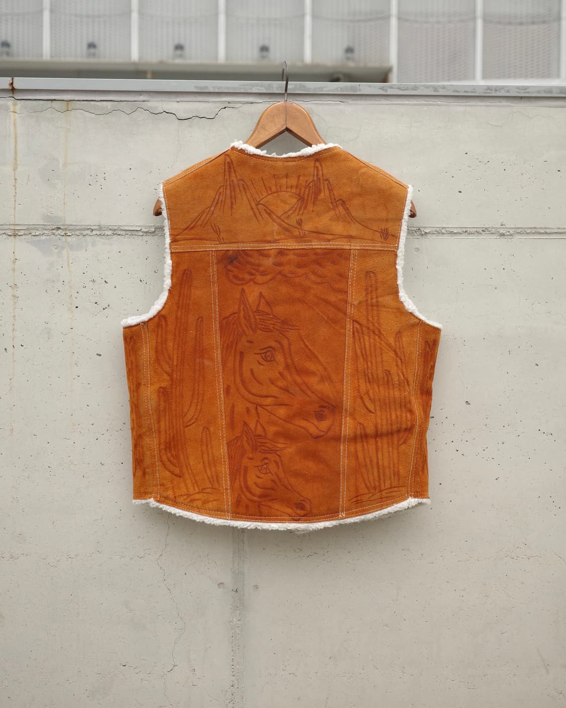 70‘s 핸드 번 드로잉 웨스턴 스웨이드 쉐르파 베스트 상품이미지4