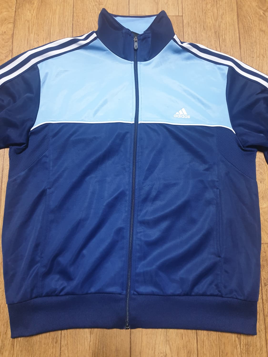 아디다스 운동복 집업 110 사이즈입니다 상품이미지1