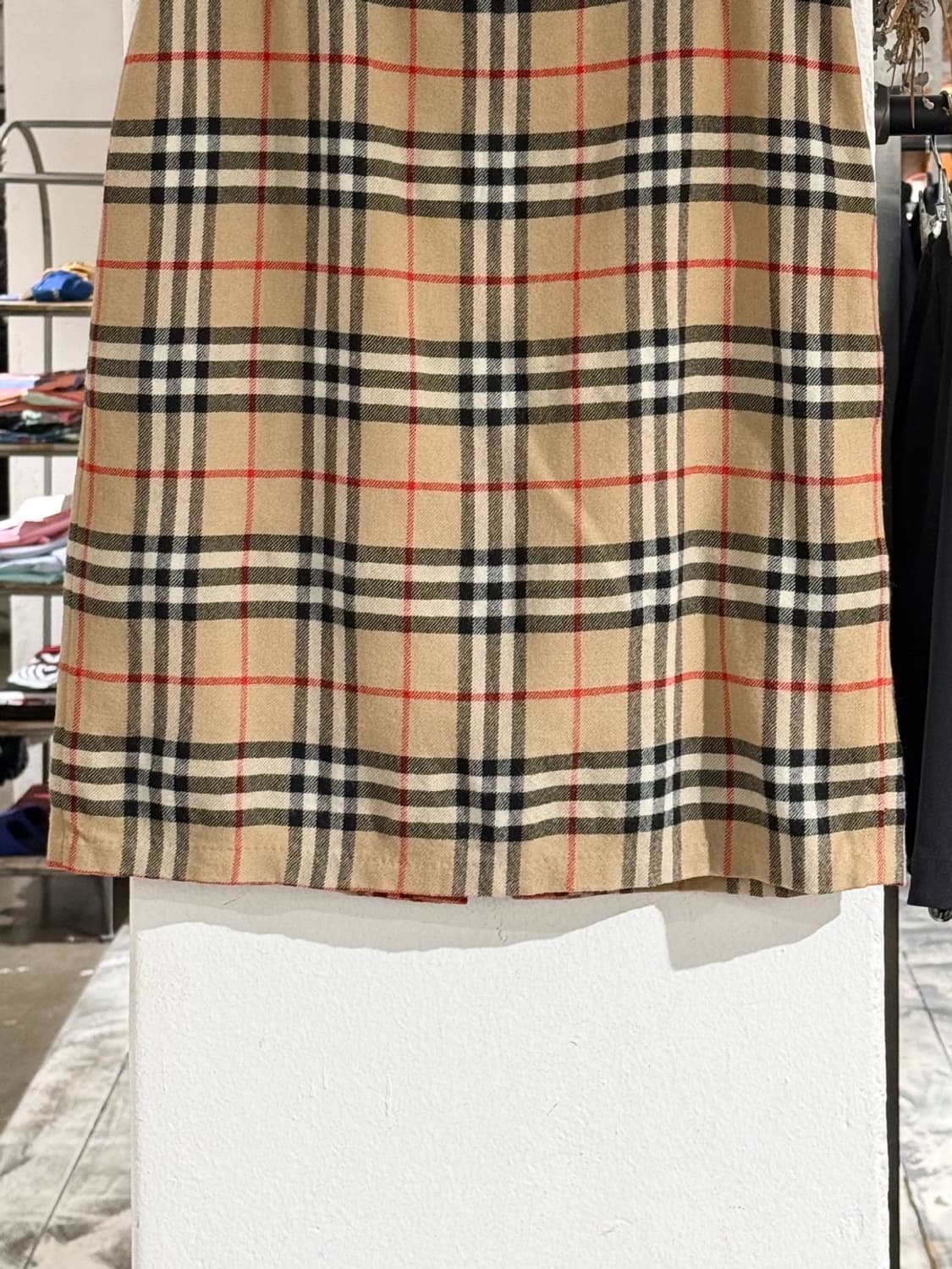 버버리 베이지 노바체크 핀턱 울 미디스커트 상품이미지3