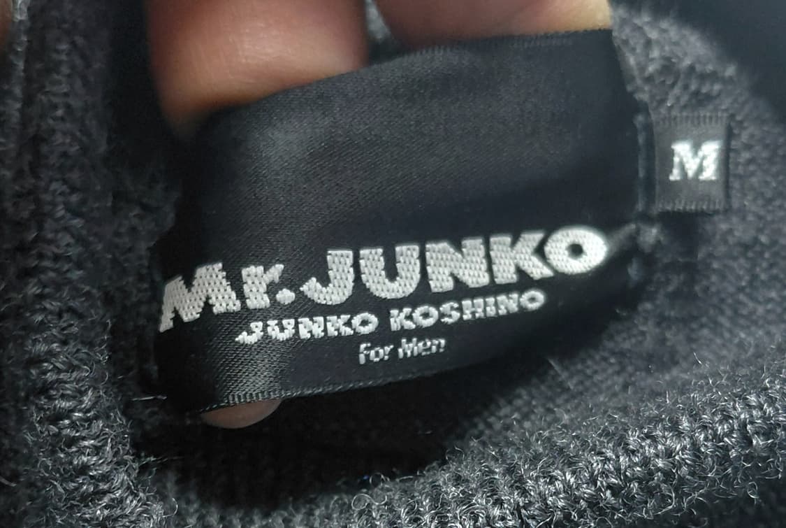 [울100%] Mr.JUNKO 미스터준코 자수 로고 모크넥 니트 (M) 상품이미지5
