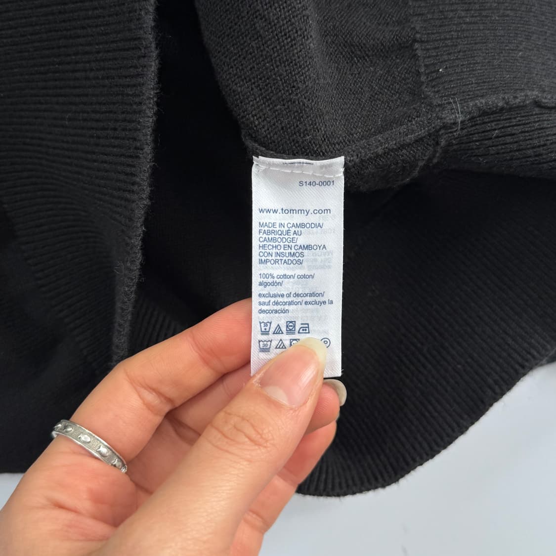 Tommy Hilfiger 타미힐피거 스몰로고 블랙 니트 상품이미지6